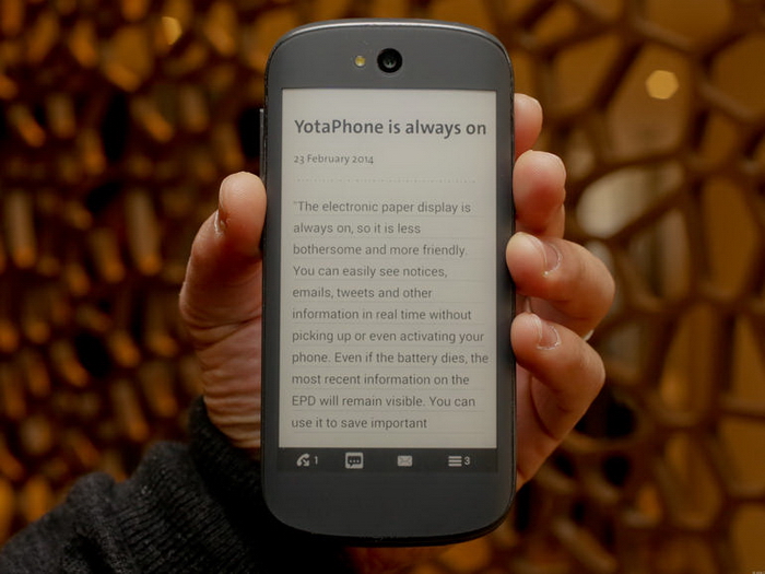 YotaPhone8
