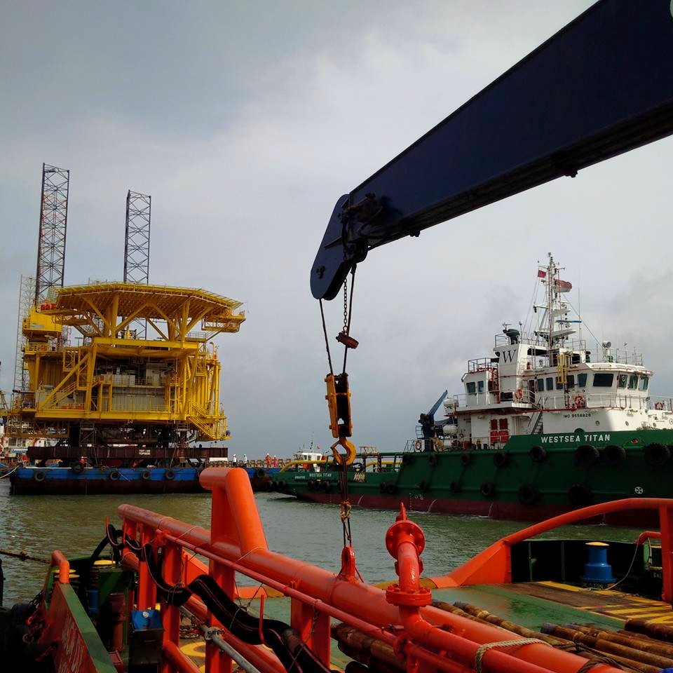 Hạ thuỷ giàn STT