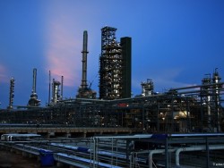 Mot_goc_nha_may loc dau