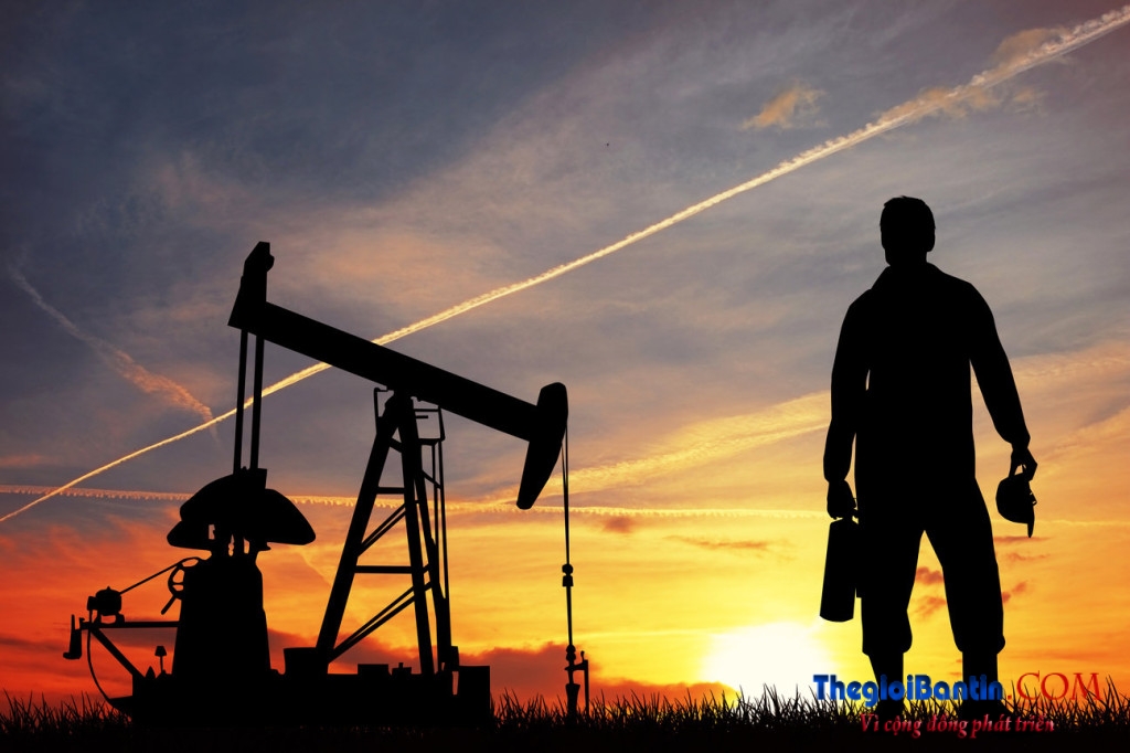 Đầu tư khai thác dầu khí xuống mức thấp nhất 60 năm