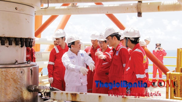 Nguyen Quoc Khanh va Phan Thanh Tung tham gian khoan