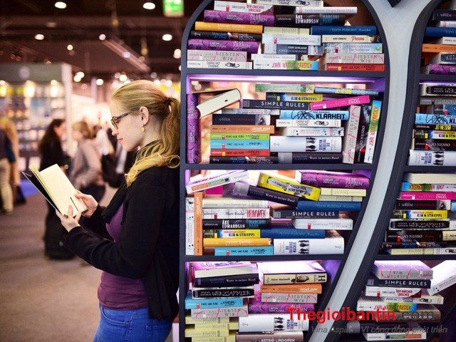 photo-1-1485792303589