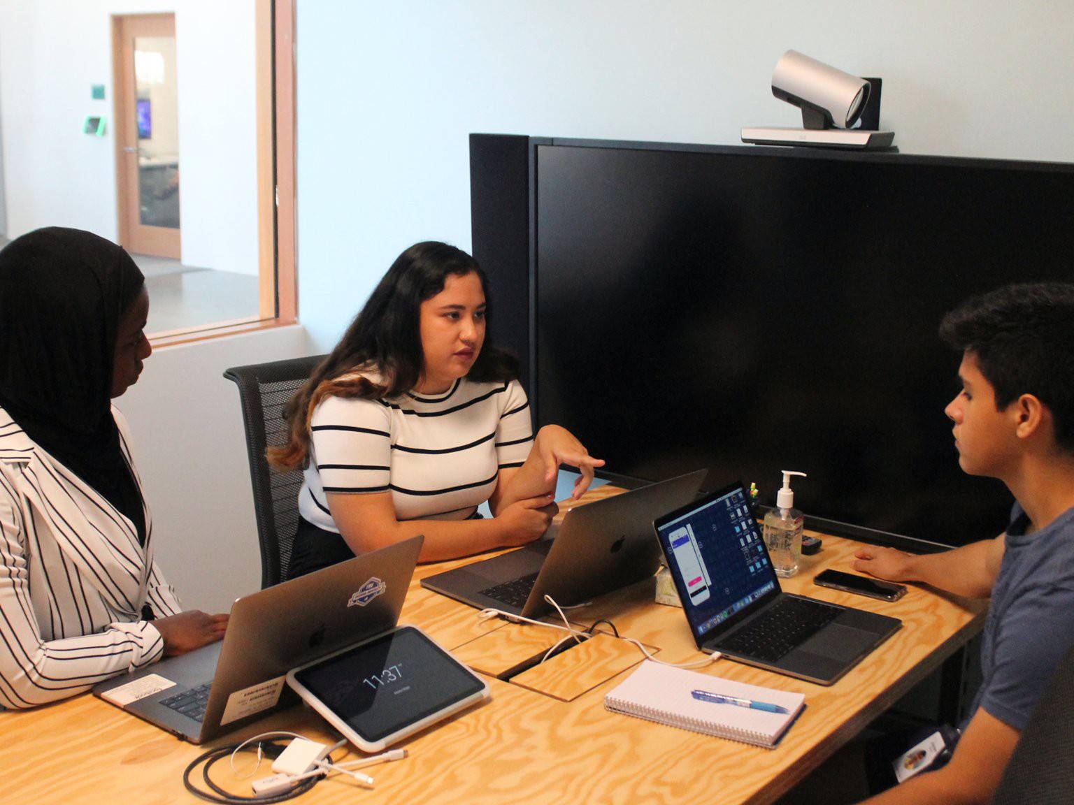 Chương trình thực tập Facebook University thường có phần đặt và trả lời câu hỏi trực tiếp với Mark Zuckerberg, Sheryl Sandberg