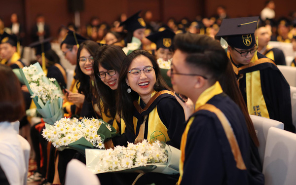 Cú sốc vỡ mộng của du học sinh khi về nước